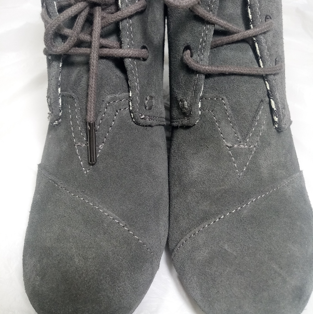 TOMS desert Castle Rock suede ANKLE WEDGES. 🔢 - Picture 7 of 7